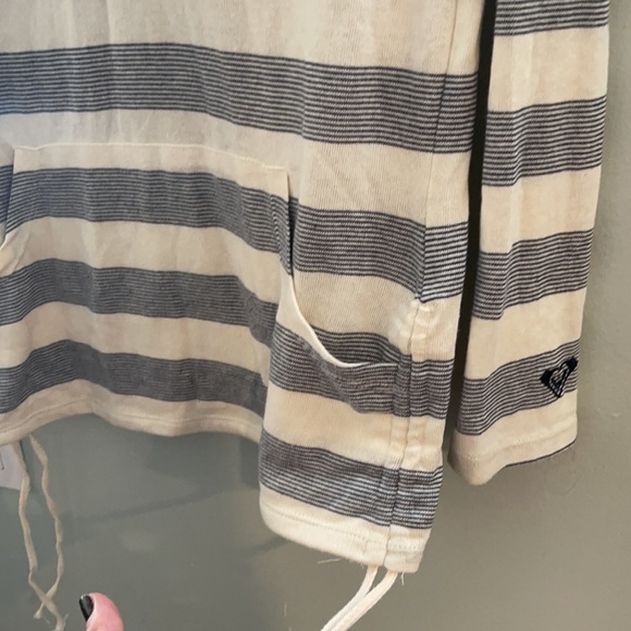 Cute Roxy pull over - Picture 14 of 16